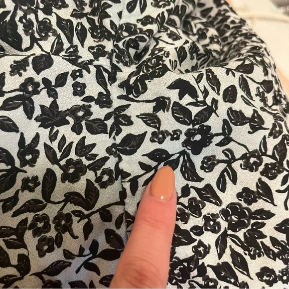 JOIE Black Floral Boho Flowy Buttons Blouse - Picture 6 of 6